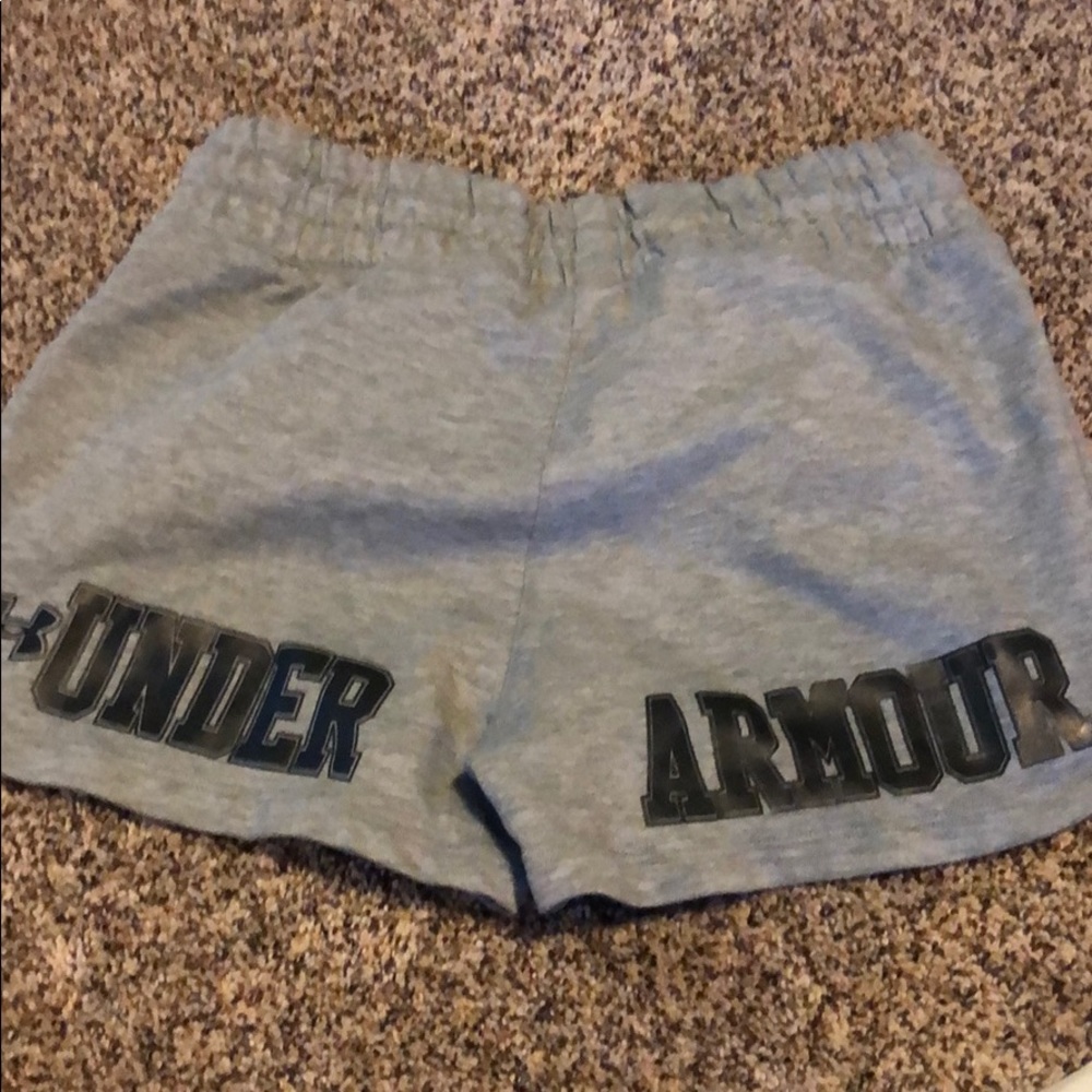 Shorts - Picture 3 of 3
